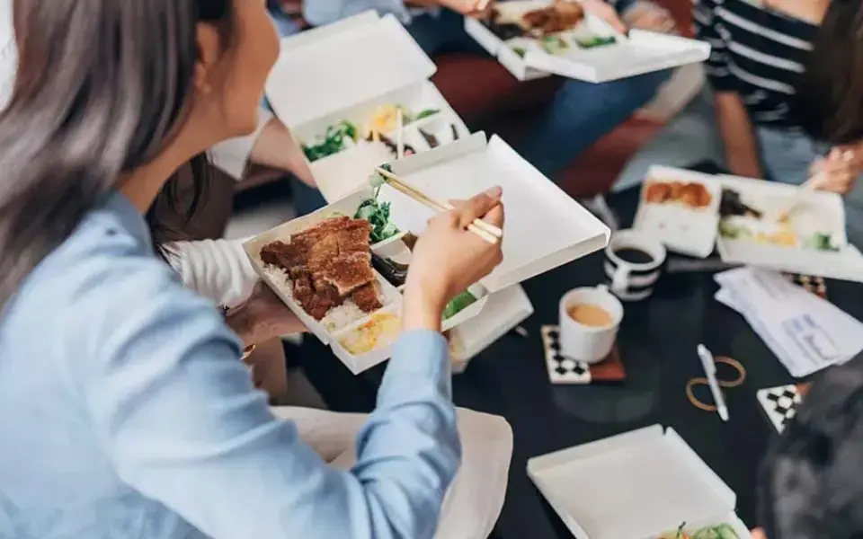 生分解性食器のカスタマイズ指示